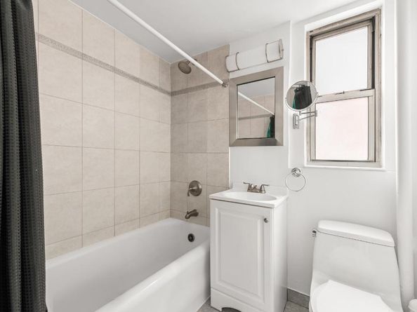 333 East 43rd Street 709, New York NY 10017