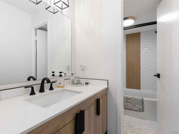 955 Eudora Street 1606, Denver CO 80220