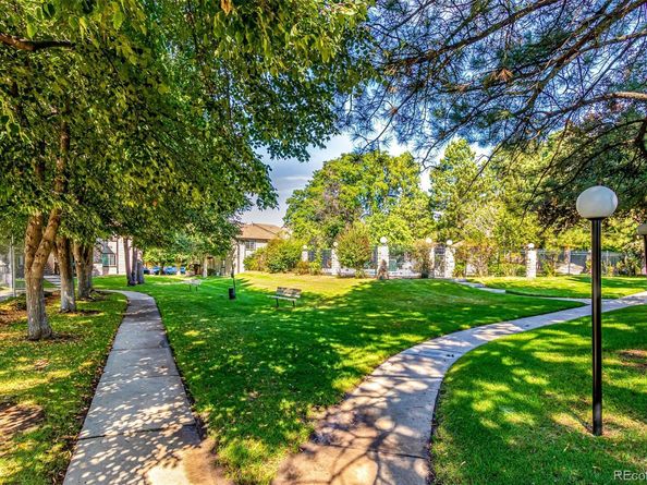 1830 S Pitkin Circle B, Aurora CO 80017