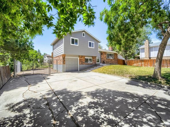 9320 W Burgundy Avenue, Littleton CO 80123