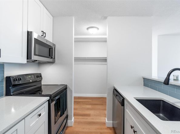 2231 S Vaughn Way 118B, Aurora CO 80014