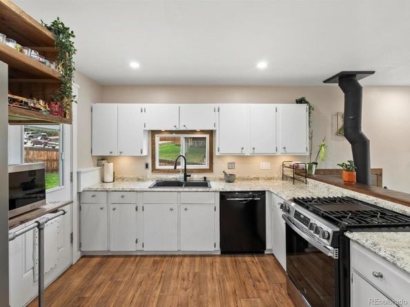 1425 S Welch Circle, Lakewood CO 80228
