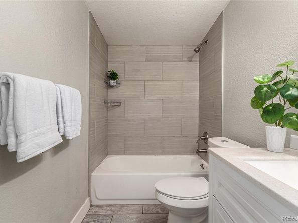 872 Uvalda Street, Aurora CO 80011