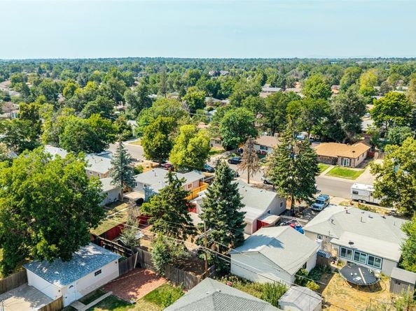 872 Uvalda Street, Aurora CO 80011