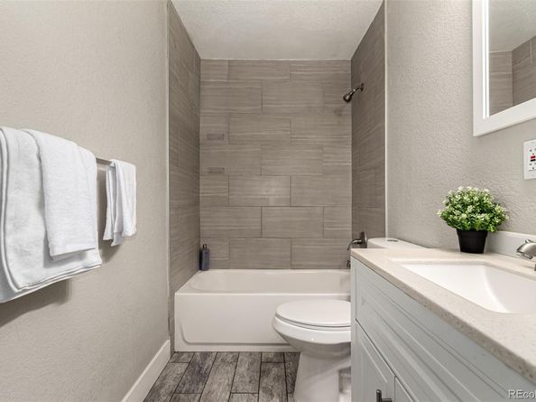 872 Uvalda Street, Aurora CO 80011