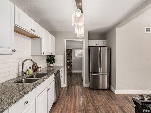 872 Uvalda Street, Aurora CO 80011