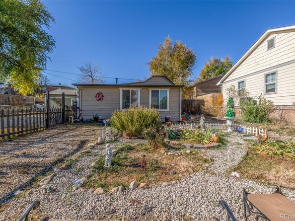 1679 Robb Street, Lakewood CO 80215