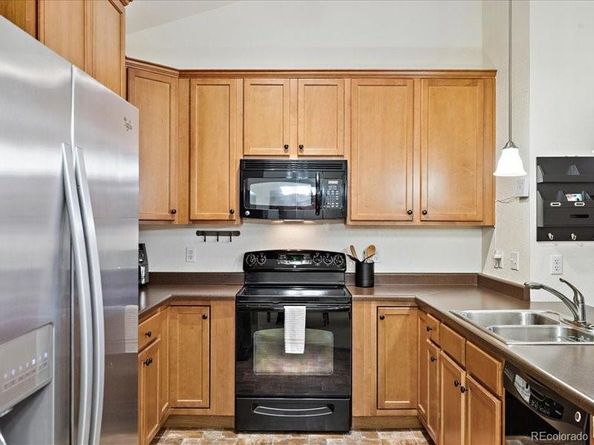 10056 W Unser Drive 204, Littleton CO 80127