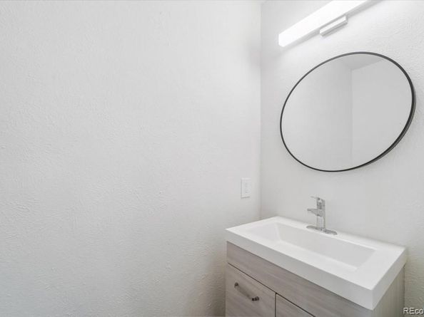 1050 S Monaco Parkway 83, Denver CO 80224