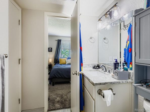 Undisclosed Address #3928405, Aurora CO 80017
