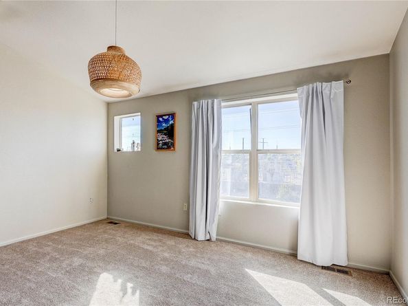 18601 E Water Drive E, Aurora CO 80013