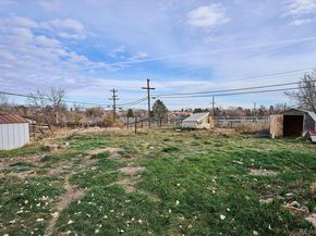 2110 Eagle Cir Ct, Aurora CO 80011