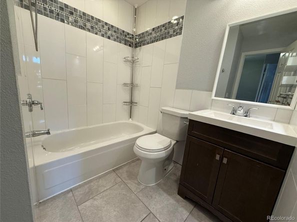 1811 S Quebec Way 194, Denver CO 80231