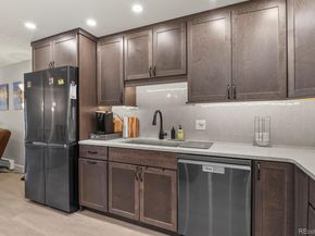 2868 S Heather Gardens Way 109, Aurora CO 80014