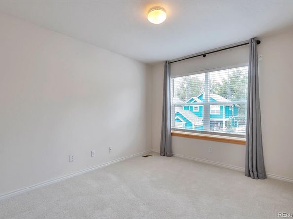 2111 River Walk Lane, Longmont CO 80504