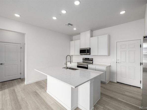 6153 N Ceylon Street 108, Denver CO 80249