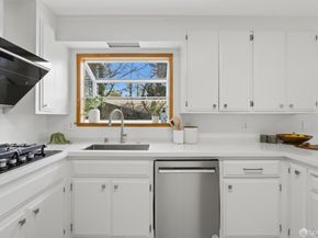 8440 Skyline Boulevard, Oakland CA 94611