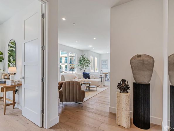 425 First Street 21, Los Altos CA 94022