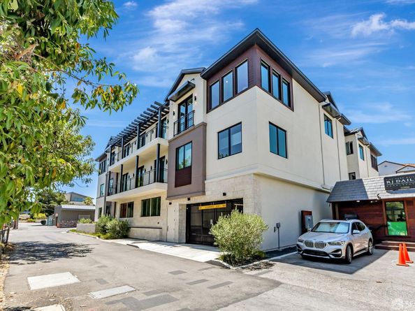425 First Street 21, Los Altos CA 94022