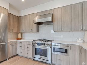 425 First Street 21, Los Altos CA 94022