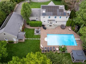 25 Fawn Crossing, Wading River NY 11792