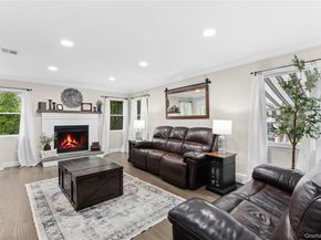 25 Fawn Crossing, Wading River NY 11792