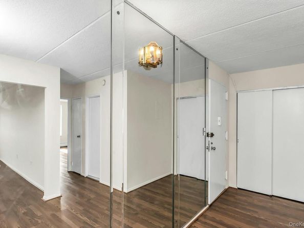 135 Post Avenue 5L, Westbury NY 11590