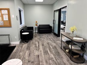 156 W Cambridge Drive E 156, Copiague NY 11726