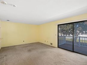 156 W Cambridge Drive E 156, Copiague NY 11726