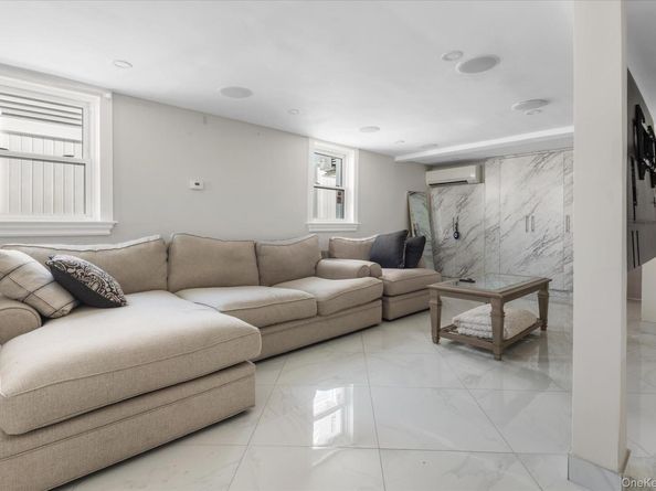 161-28 98th Street, Howard Beach NY 11414