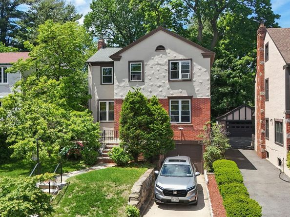 156 Forster Avenue, Fleetwood NY 10552