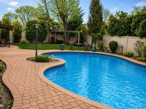 852 Densfield Road, West Babylon NY 11704