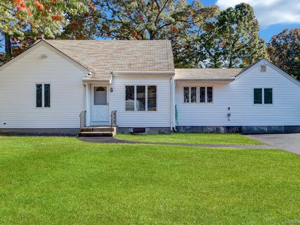 203 Carroll Avenue, Ronkonkoma NY 11779