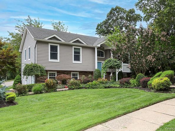 29 Puritan Lane, Farmingdale NY 11735