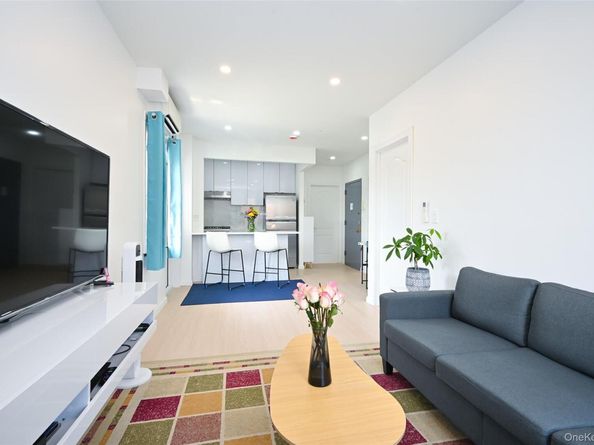 71-77 159th Street 4D, Fresh Meadows NY 11365