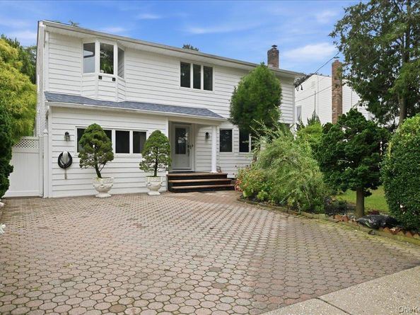 701 Hoover Street, North Bellmore NY 11710