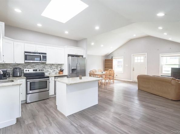 3 Elmwood Avenue, Selden NY 11784