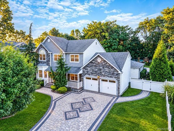 4 Crystal Brook Court, Nesconset NY 11767