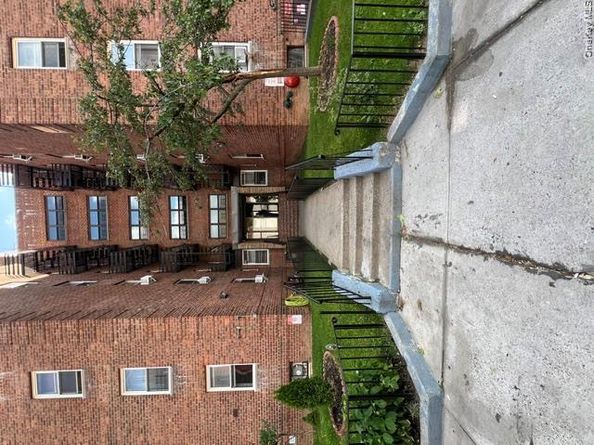 64-74 Saunders Street 1E, Rego Park NY 11374