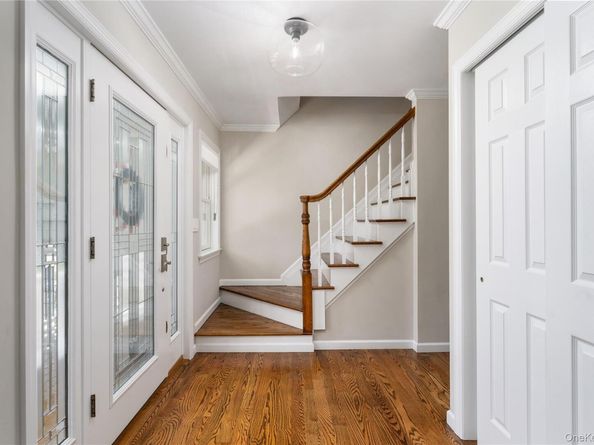 93 Chestnut Street, Mount Sinai NY 11766