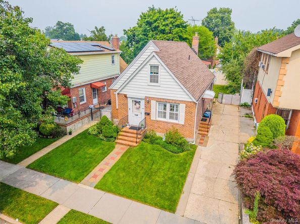 8007 250th Street, Bellerose NY 11426