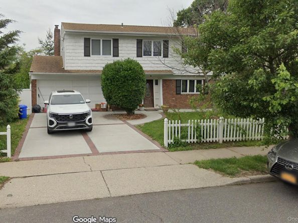 214 Park Avenue, New Hyde Park NY 11040