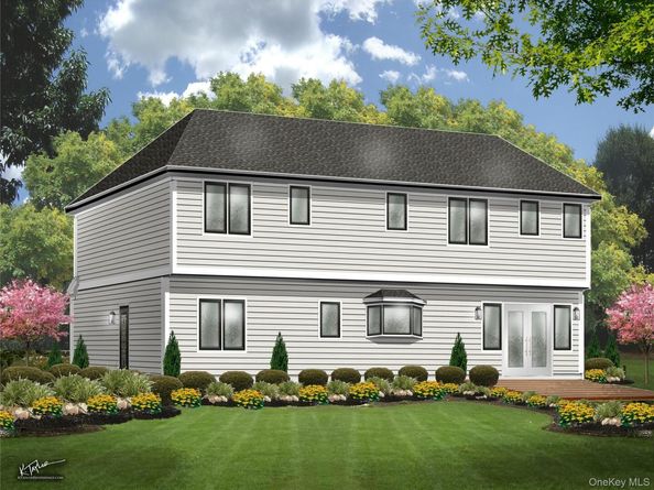 51 Kalda Lane, Plainview NY 11803