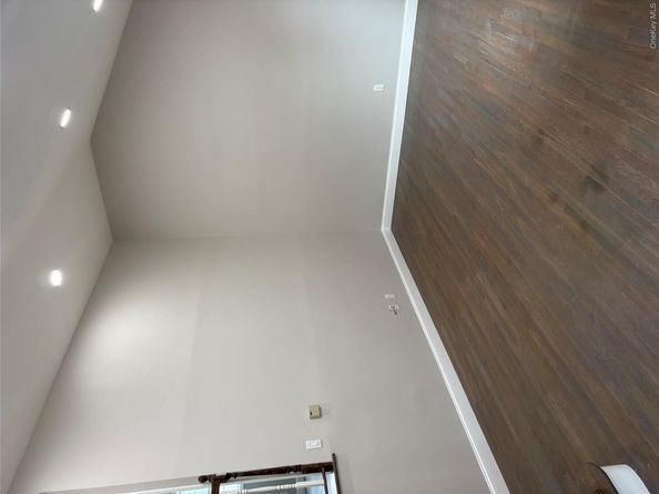 128 W 17th Street, Deer Park NY 11729