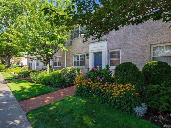 411 Merrick Road A, Rockville Centre NY 11570
