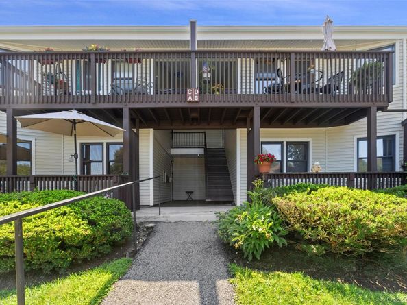 39 Sussex Drive B, Yorktown Heights NY 10598