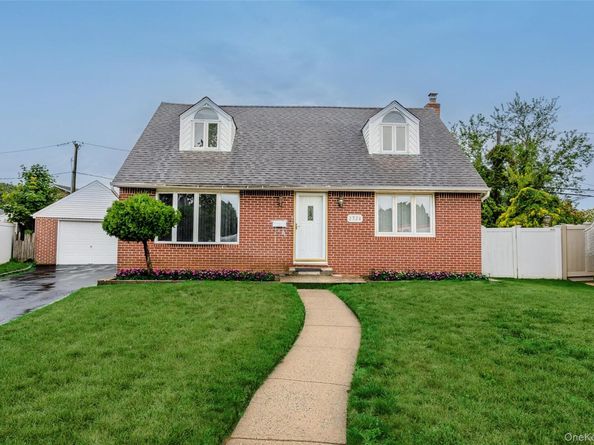 2728 Concord Drive, East Meadow NY 11554