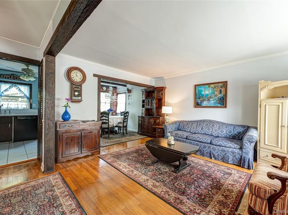 9 Croyden Lane, Hicksville NY 11801