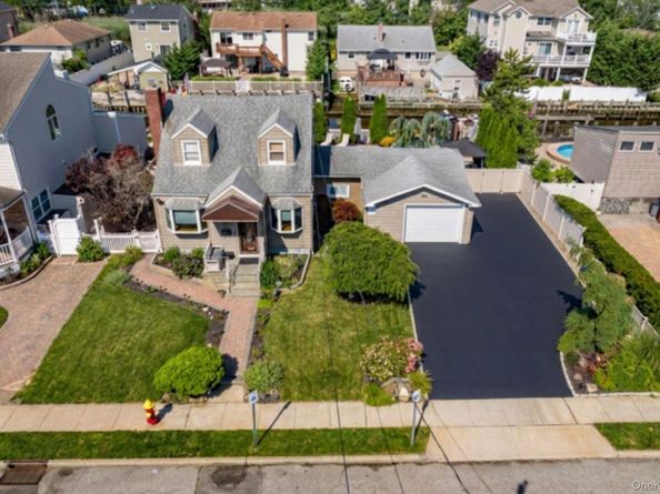 718 Farmers Avenue, Bellmore NY 11710