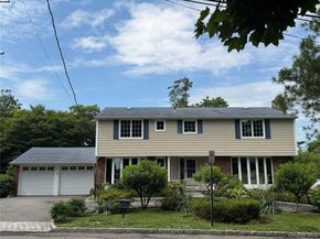 22 Potters Lane, New Rochelle NY 10805